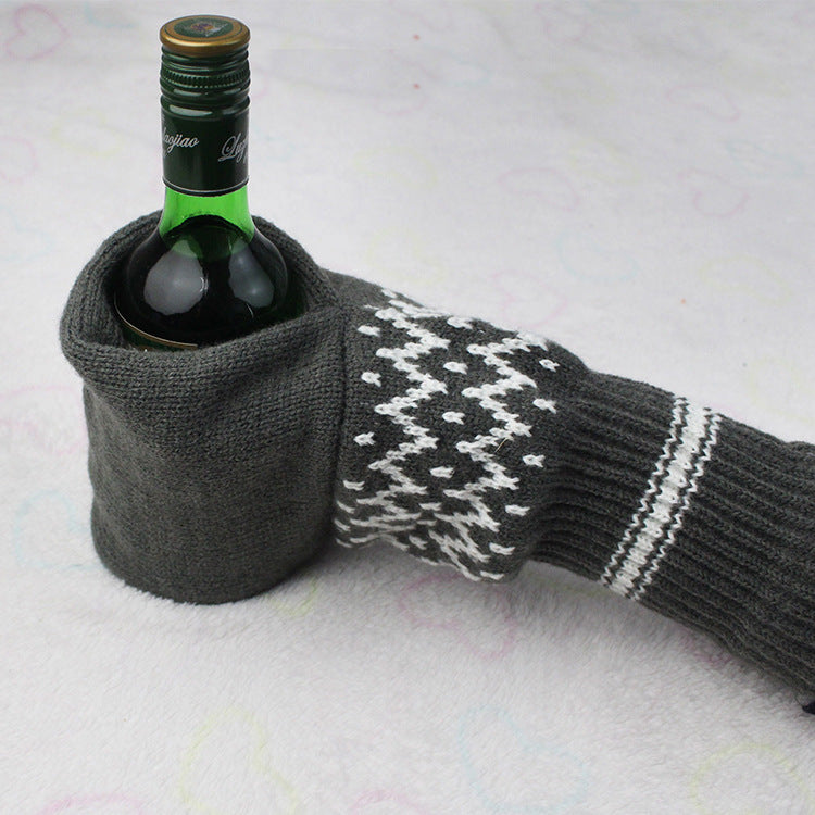Hands-Free Wearable Can Holder β Cozy Knit Drink Sleeve for Game Day