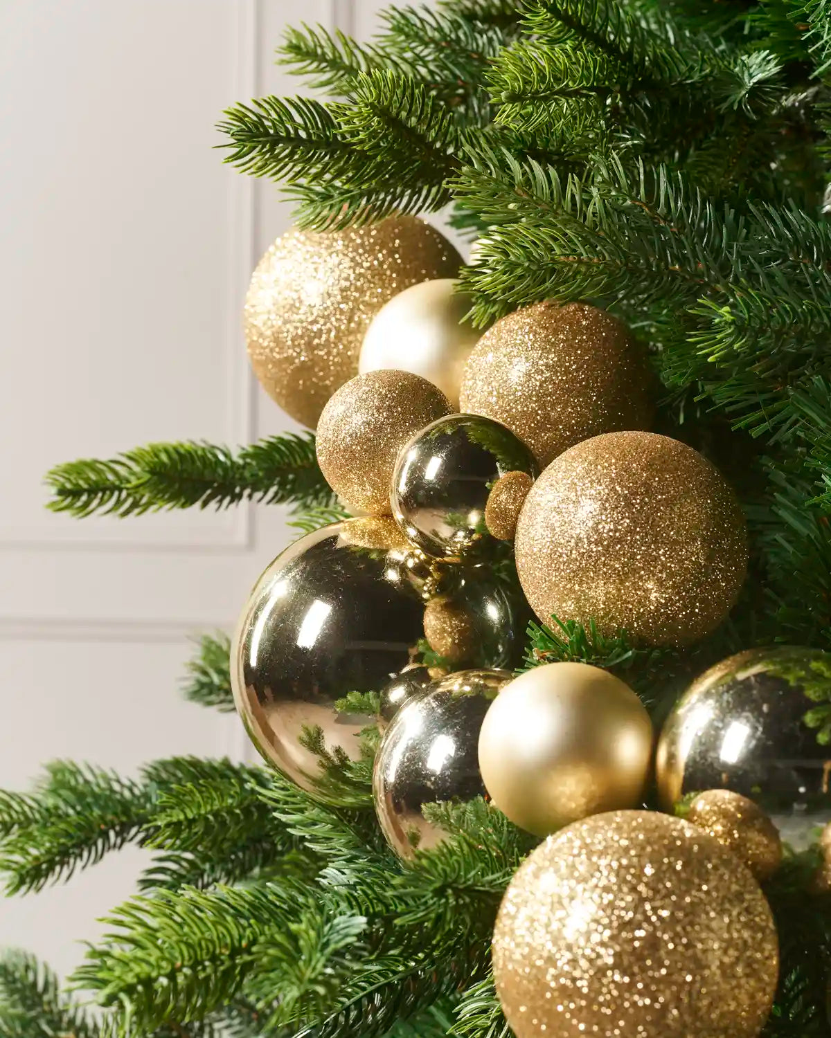 ✨ 5.9ft Decorate in Minutes! Christmas Ornament Garland for Trees, Stairs & Mantels