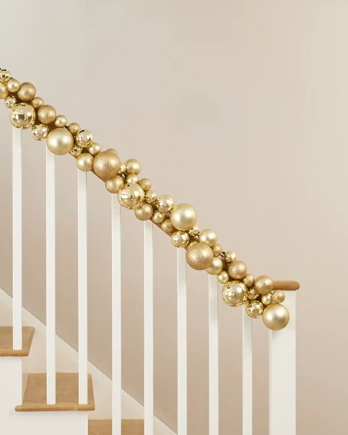 ✨ 5.9ft Decorate in Minutes! Christmas Ornament Garland for Trees, Stairs & Mantels